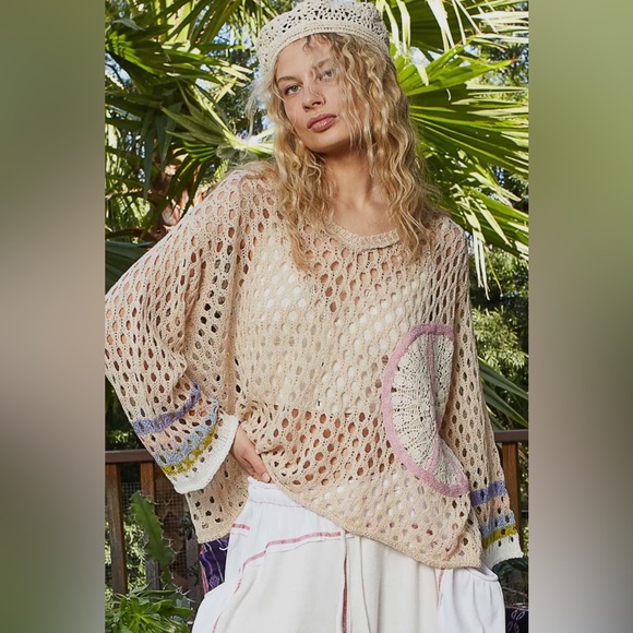 POL Sweaters - POL Open-Knit V-Neck Sweater in Beige with Pink and Blue Accents